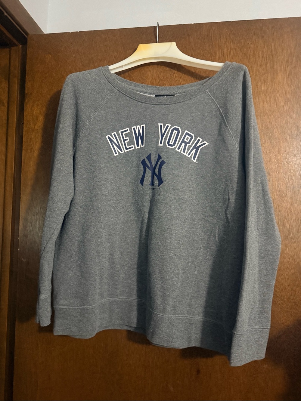 Genuine Merchandise Gray and Navy NY Yankees Sweatshirt